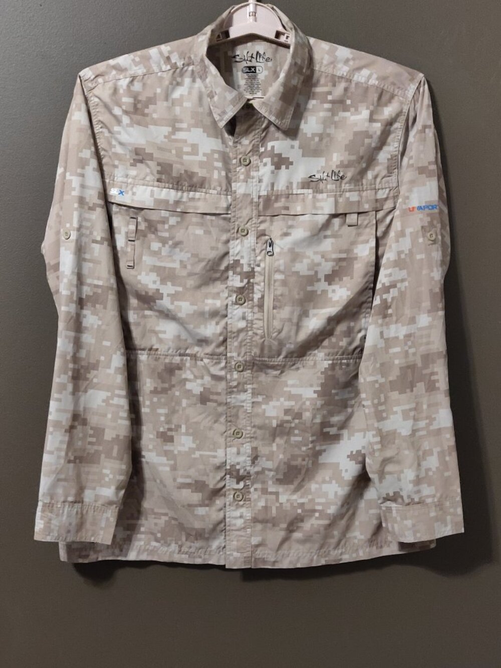 Salt Life SLX Performance Digital Camo Button Up Long Sleeve Fishing Shirt LARGE